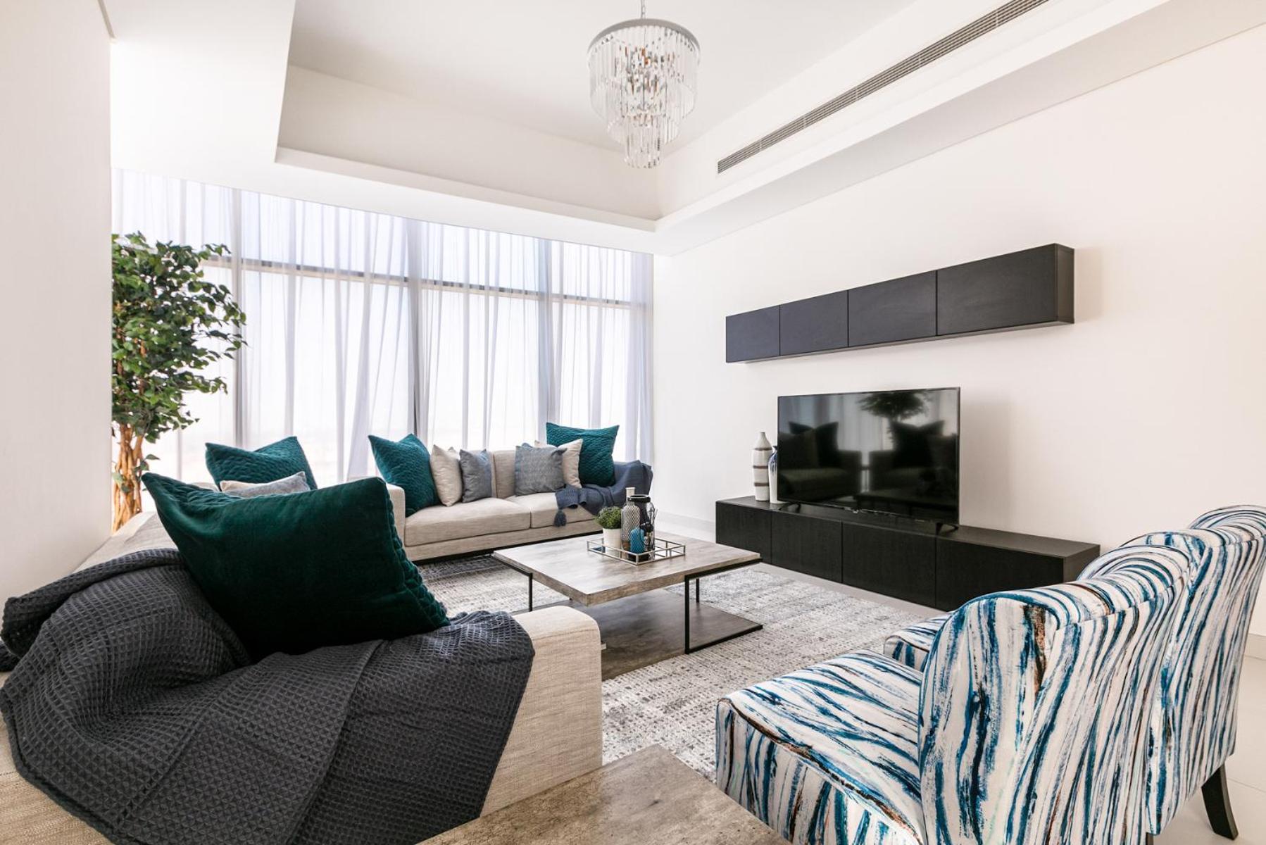 2 Bedroom With Maid's Next To Mall Mada Residences Apartment